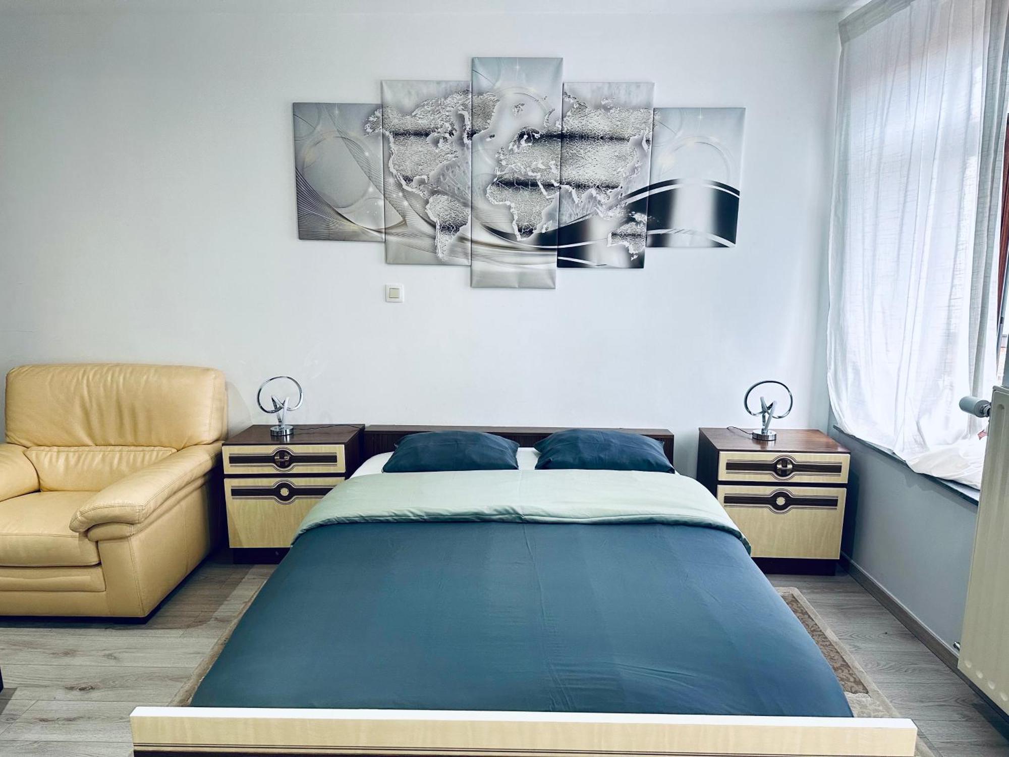 Chambre Et Sdd Privees Dans Une Maison Partagee Avec Des Residents Монс Екстериор снимка